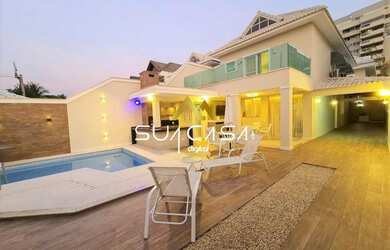 Imagem: A casa em condomínio possui 3 Dormitórios, 5 Banheiros, 2