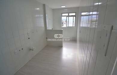 Imagem: O apartamento possui 3 Dormitórios, 1 Banheiro, 1 Vaga na garagem