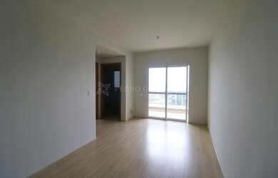 Imagem: O apartamento possui 2 Dormitórios, 1 Banheiro, 2 Vagas na