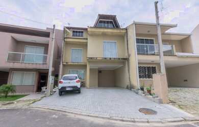 Imagem: A casa em condomínio possui 3 Dormitórios, 4 Banheiros, 2