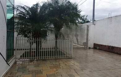 Imagem: A casa em condomínio possui 5 Dormitórios, 5 Banheiros, 5