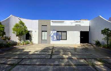 Imagem: O depósito possui 5 Vagas na garagem, 300m² de Área e está