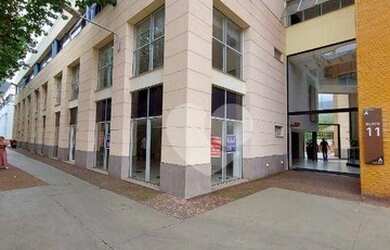 Imagem: O depósito possui 4 Vagas na garagem, 216m² de Área e está