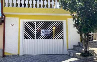 Imagem: A casa possui 4 Dormitórios, 2 Banheiros, 1 Vaga na garagem