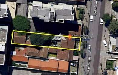 Imagem: O terreno possui 338m² de Área e está localizado em Alto