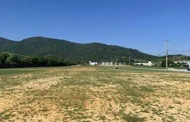 Imagem: O terreno possui 1.777m² de Área e está localizado em Beira