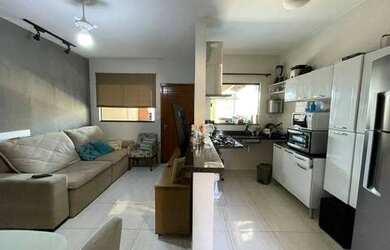 Imagem: A casa possui 3 Dormitórios, 1 Banheiro, 1 Vaga na garagem