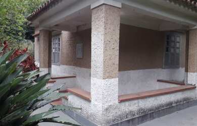 Imagem: O terreno possui 1451m² de Área e está localizado em Freguesia