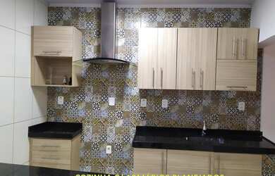 Imagem: A casa possui 3 Dormitórios, 1 Banheiro, 4 Vagas na garagem