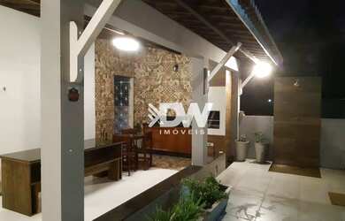 Imagem: A casa possui 3 Dormitórios, 2 Banheiros, 5 Vagas na garagem