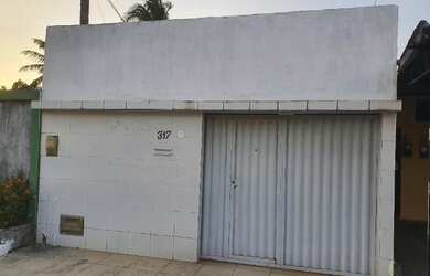 Imagem: A casa possui 2 Dormitórios, 2 Banheiros, 2 Vagas na garagem