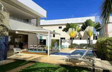 Imagem: A casa possui 5 Dormitórios, 5 Banheiros, 2 Vagas na garagem