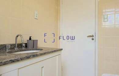 Imagem 5: Apartamento com 2 quartos (sem suíte), 2 banheiros, 1 vaga de garagem e elevador