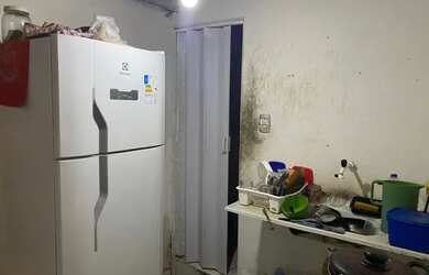 Imagem: A casa possui 2 Dormitórios, 1 Banheiro e está localizado