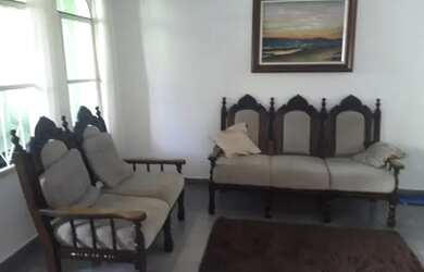 Imagem: A casa possui 3 Dormitórios, 2 Banheiros, 2 Vagas na garagem