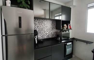 Imagem: O apartamento possui 2 Dormitórios, 1 Banheiro, 1 Vaga na garagem