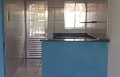 Imagem: A casa em condomínio possui 3 Dormitórios, 1 Banheiro, 1 Vaga