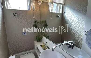 Imagem: O apartamento possui 5 Dormitórios, 5 Banheiros, 2 Vagas na