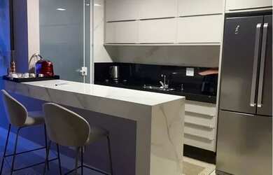 Imagem: O apartamento possui 2 Dormitórios, 2 Banheiros, 2 Vagas na