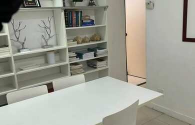 Imagem: O depósito possui 1 Vaga na garagem e 50m² de Área e está