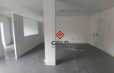 Imagem: O depósito e possui Dormitórios, Suítes, Banheiros, 50-0m²