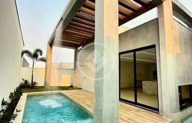 Imagem: A casa em condomínio possui 4 Dormitórios, 2 Banheiros, 4