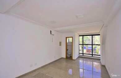 Imagem: O depósito possui 1 Vaga na garagem, 32m² de Área e está