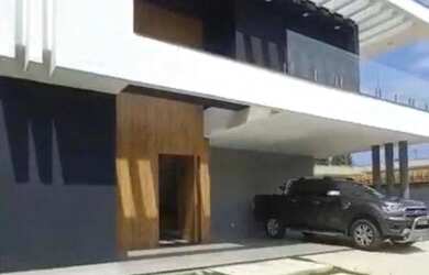 Imagem: A casa em condomínio possui 4 Dormitórios, 5 Banheiros, 4