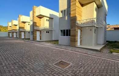 Imagem: A casa possui 3 Dormitórios, 3 Banheiros, 2 Vagas na garagem