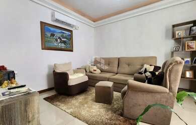 Imagem 16: CASA BAIRRO CAMOBI COM 4 DORMITÓRIOS, PISCINA E PÁTIO