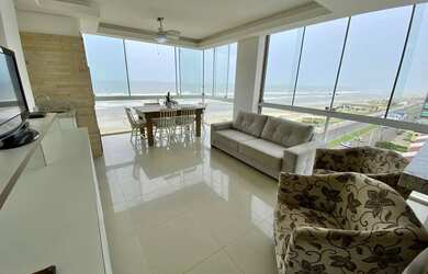 Imagem: O apartamento possui 3 Dormitórios, 2 Banheiros, 2 Vagas na