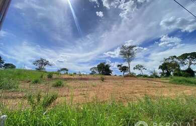 Imagem: O terreno possui 1.000m² de Área e está localizado em Vila
