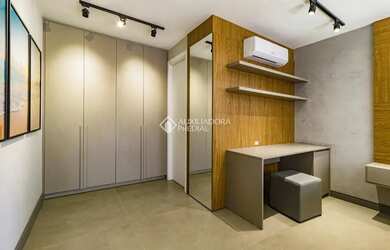 Imagem: O apartamento possui 1 Dormitório, 1 Banheiro, 48m² de Área