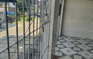 Imagem: A casa possui 5 Dormitórios, 3 Banheiros, 1 Vaga na garagem