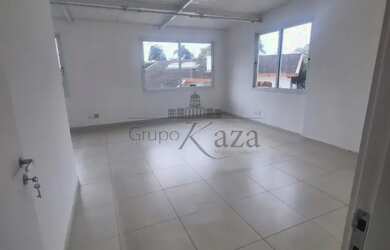 Imagem: A casa possui 4 Dormitórios, 5 Banheiros, 5 Vagas na garagem