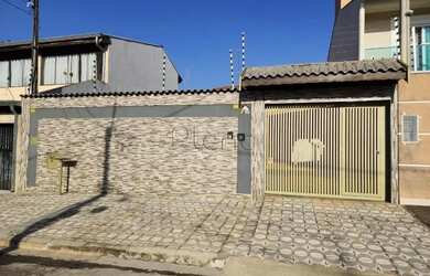 Imagem: A casa possui 3 Dormitórios, 3 Banheiros, 3 Vagas na garagem