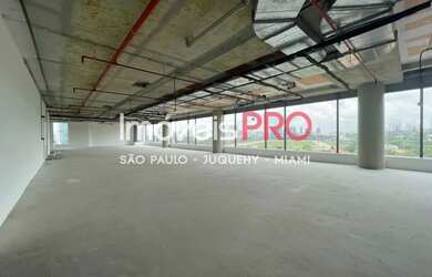 Imagem: O depósito possui 5 Vagas na garagem, 706m² de Área e está