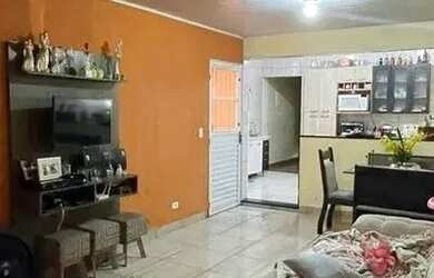 Imagem: A casa possui 5 Dormitórios, 3 Banheiros, 4 Vagas na garagem