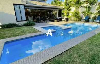 Imagem: A casa em condomínio possui 4 Dormitórios, 4 Banheiros, 4