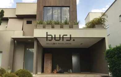 Imagem: A casa em condomínio possui 4 Dormitórios, 5 Banheiros, 4