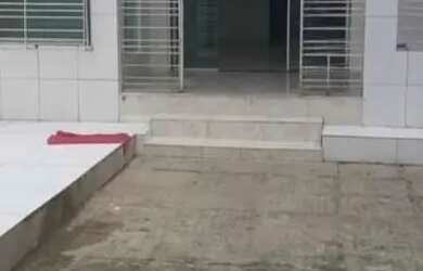 Imagem: A casa possui 5 Dormitórios, 5 Banheiros, 4 Vagas na garagem