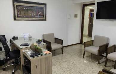 Imagem: O depósito possui 2 Vagas na garagem, 60m² de Área e está