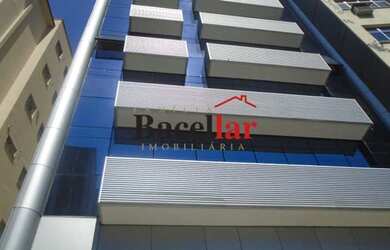 Imagem: O depósito possui 2 Vagas na garagem, 32m² de Área e está