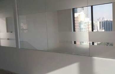 Imagem: O depósito possui 5 Vagas na garagem, 510m² de Área e está