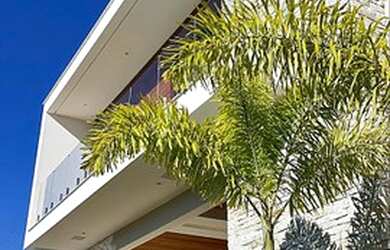 Imagem: A casa em condomínio possui 4 Dormitórios, 5 Banheiros, 5