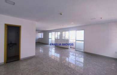 Imagem: O depósito possui 2 Vagas na garagem e 106m² de Área e está