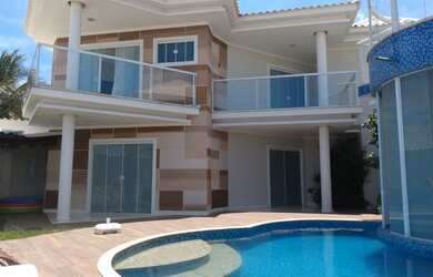 Imagem: A casa em condomínio possui 3 Dormitórios, 3 Banheiros, 2