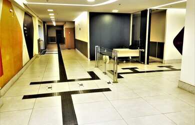 Imagem: O depósito possui 5 Vagas na garagem e 4500m² de Área e está