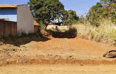 Imagem: Lote, no asfalto, com 378 m² no St Colonial - Ap de Goiânia