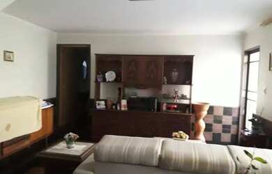 Imagem: A casa possui 2 Dormitórios, 4 Banheiros, 4 Vagas na garagem